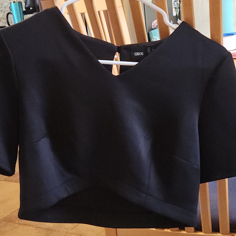 ASOS Elegant Black V-Neck Crop Top